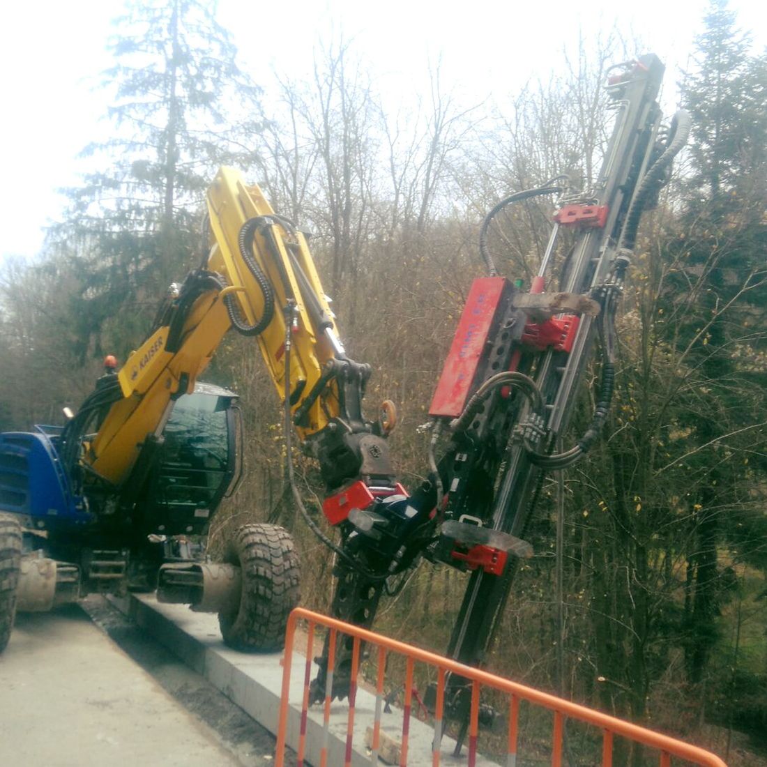 Erdbewegungen- Schreitbagger Handl Mike 15