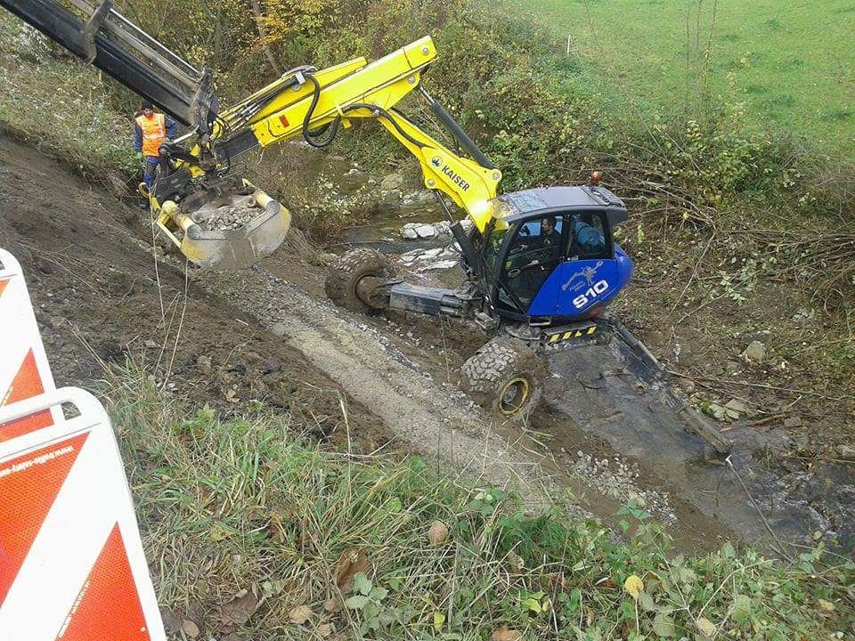 Erdbewegungen- Schreitbagger Handl Mike 18