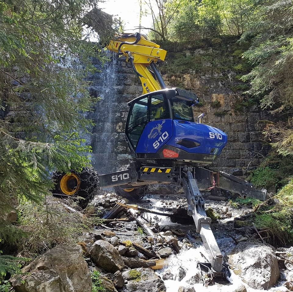 Erdbewegungen- Schreitbagger Handl Mike 10